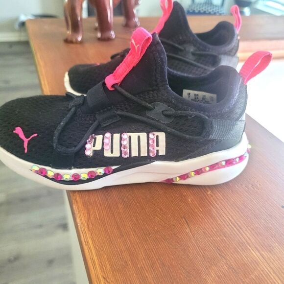 🌴GIRLS SLIP ON CUSTOM BLING ✨️PINK 🎀 PUMAS - Picture 1 of 7